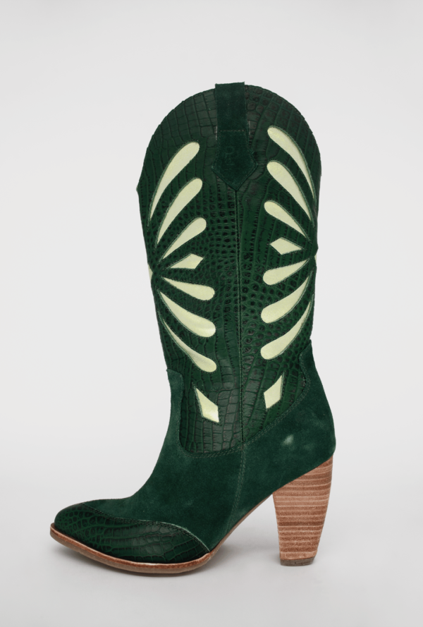 Texana Cuero Reno Verde Paz: La Elegancia Encarnada en un Par de Botas. Fabricada por pao Pecados.